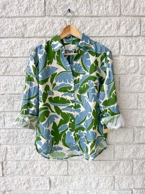 Trovata Blake boyfriend shirt in plantain leaf. NWT XS